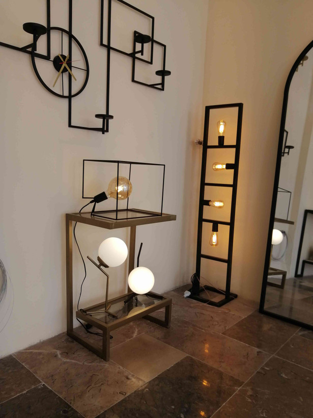 اباژور مدرن فلزی کنار سالنی R111