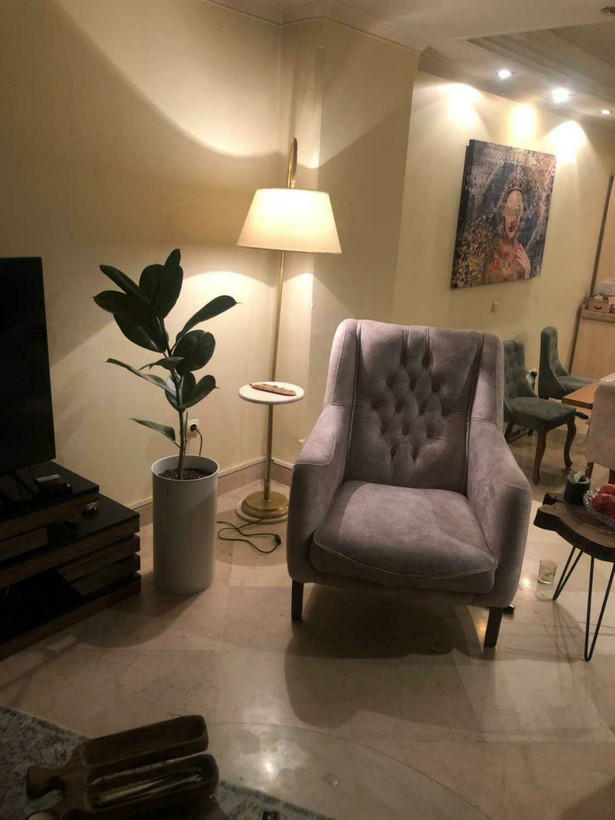 اباژور کنار سالنی مدرن R179
