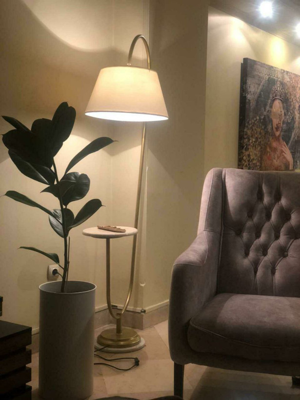 اباژور کنار سالنی مدرن R179
